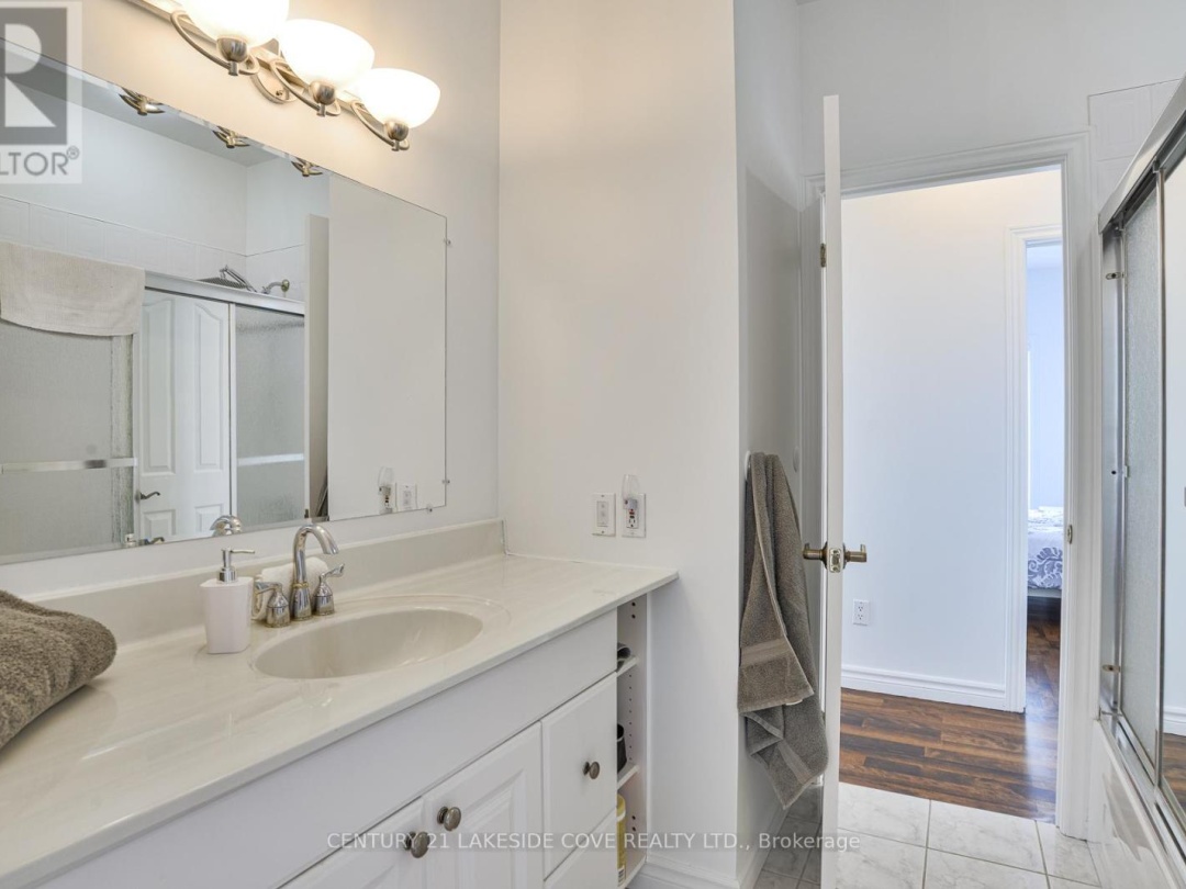 17 WILLOW CRESCENT, Lake Simcoe