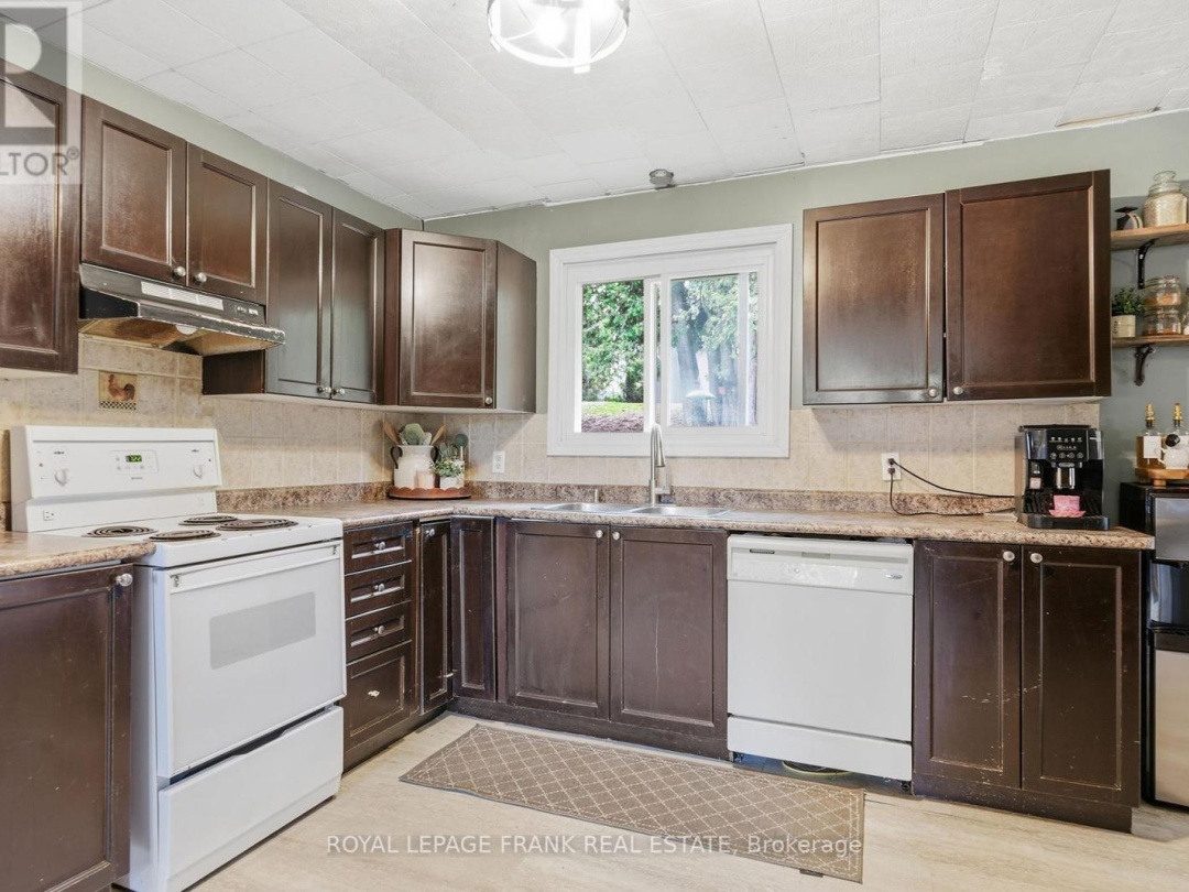 28 SOUTH BAYOU ROAD, Kawartha Lakes (Verulam)