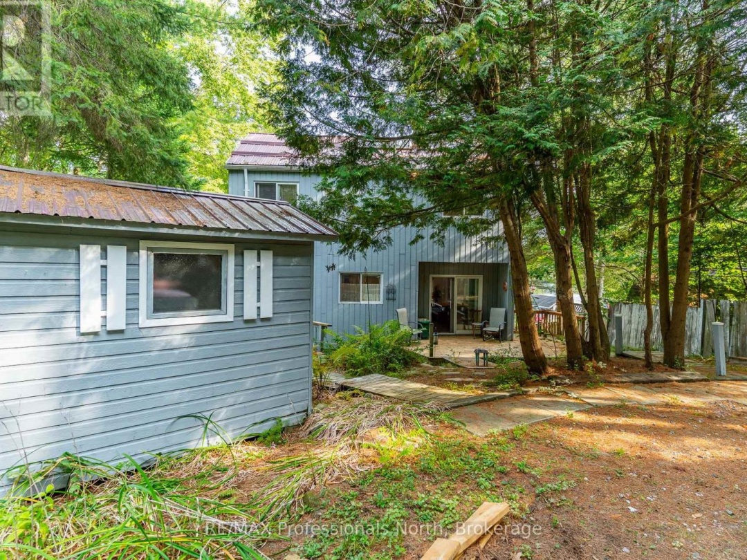 1080 PETTICOAT LANE, Minden Lake