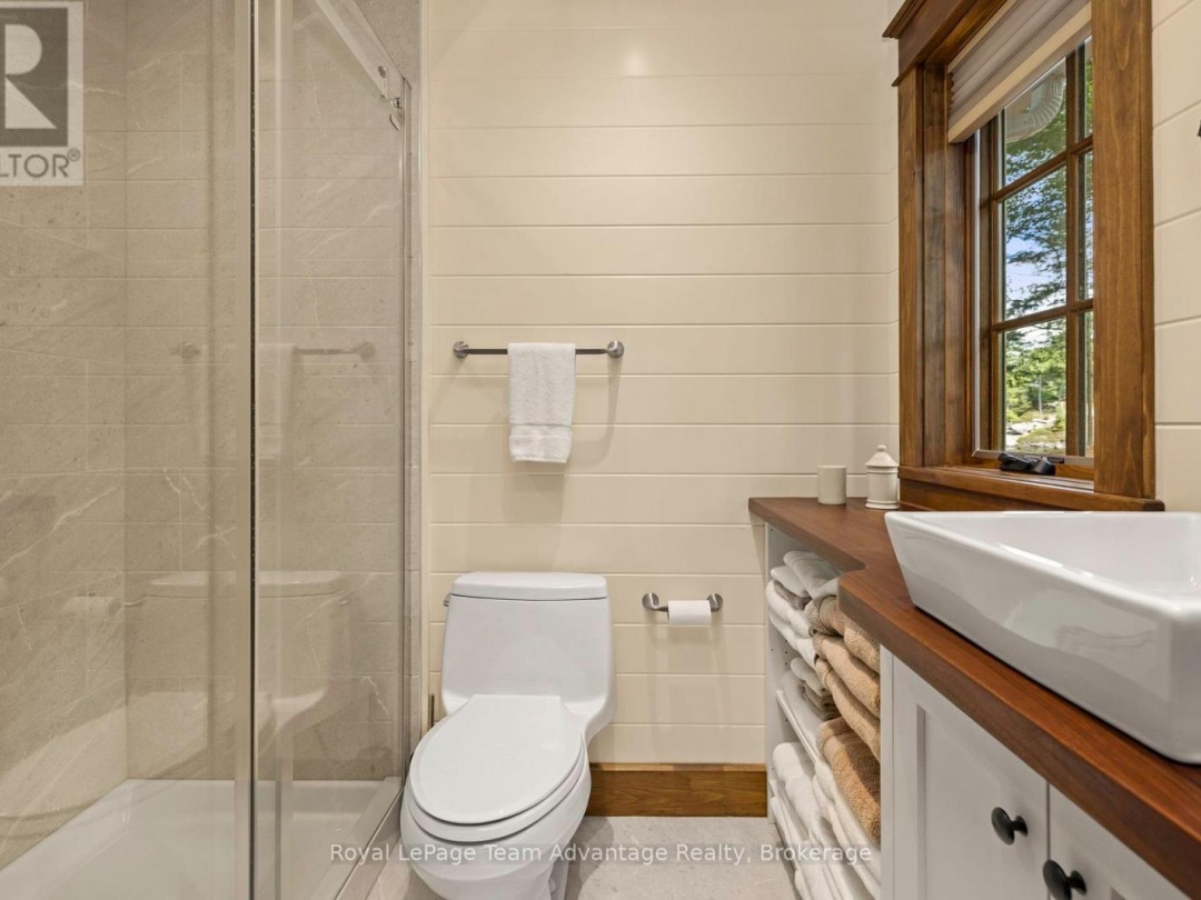 5 FALLINGVIEW TRAIL, 