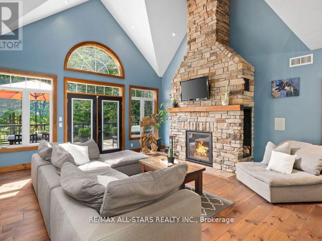 8 HARMONIOUS DRIVE, Burnt River