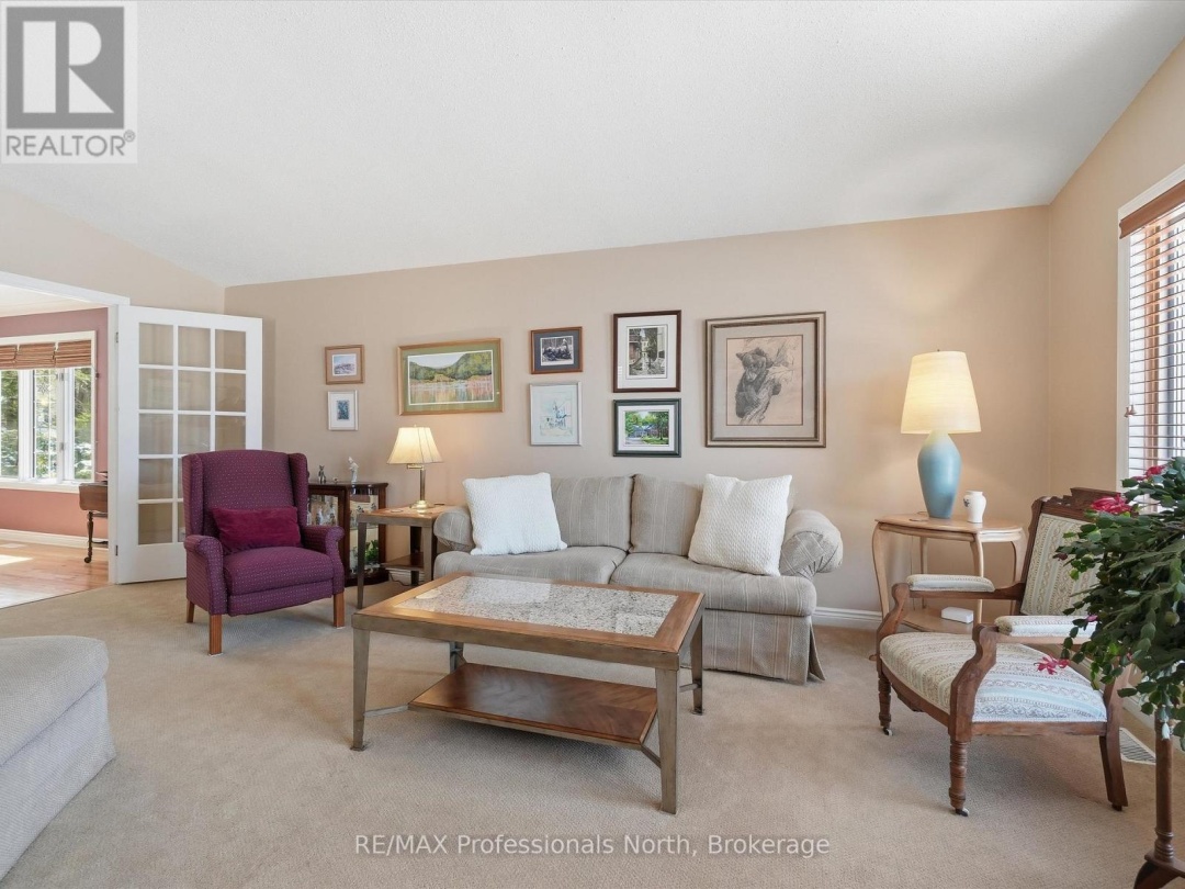 31 THE GRANITE BLUFF, Bracebridge (Macaulay)