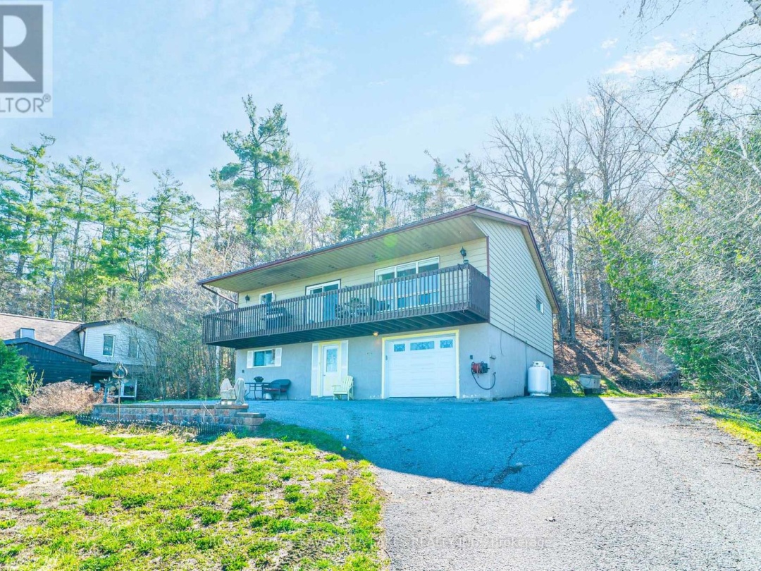 805 CEDAR GLEN ROAD, Sturgeon Lake