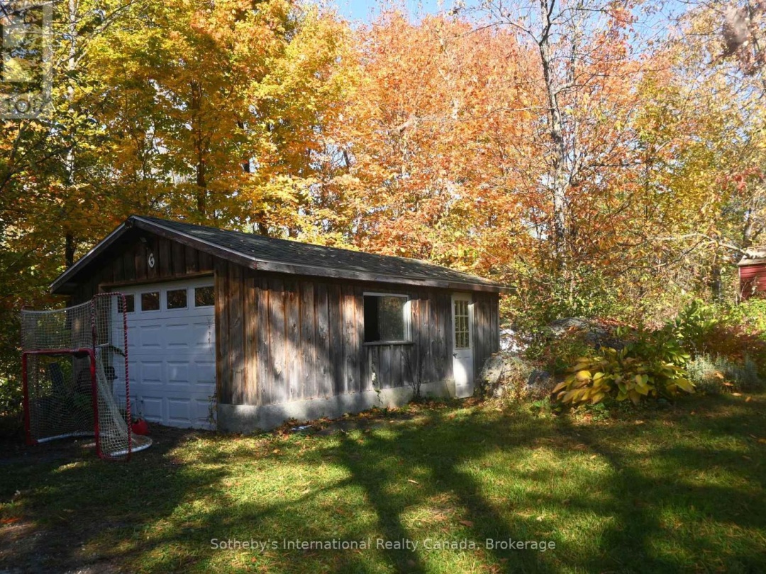 6 PLEASANTVIEW DRIVE, 