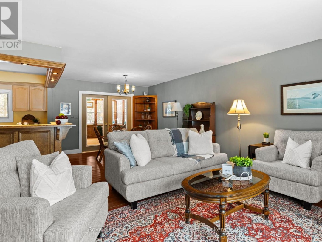 5 BROBST FOREST CRESCENT, 