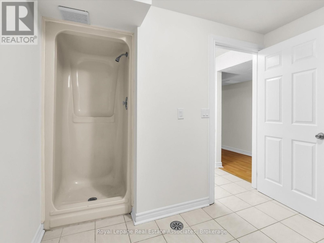 16 - 1581 HIDDEN VALLEY ROAD, 