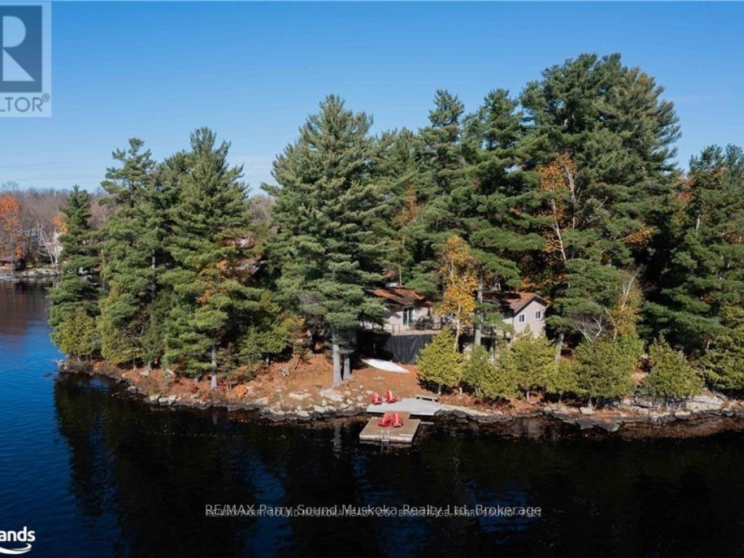 7 & 9 EAST POINT DRIVE, Manitouwabing Lake