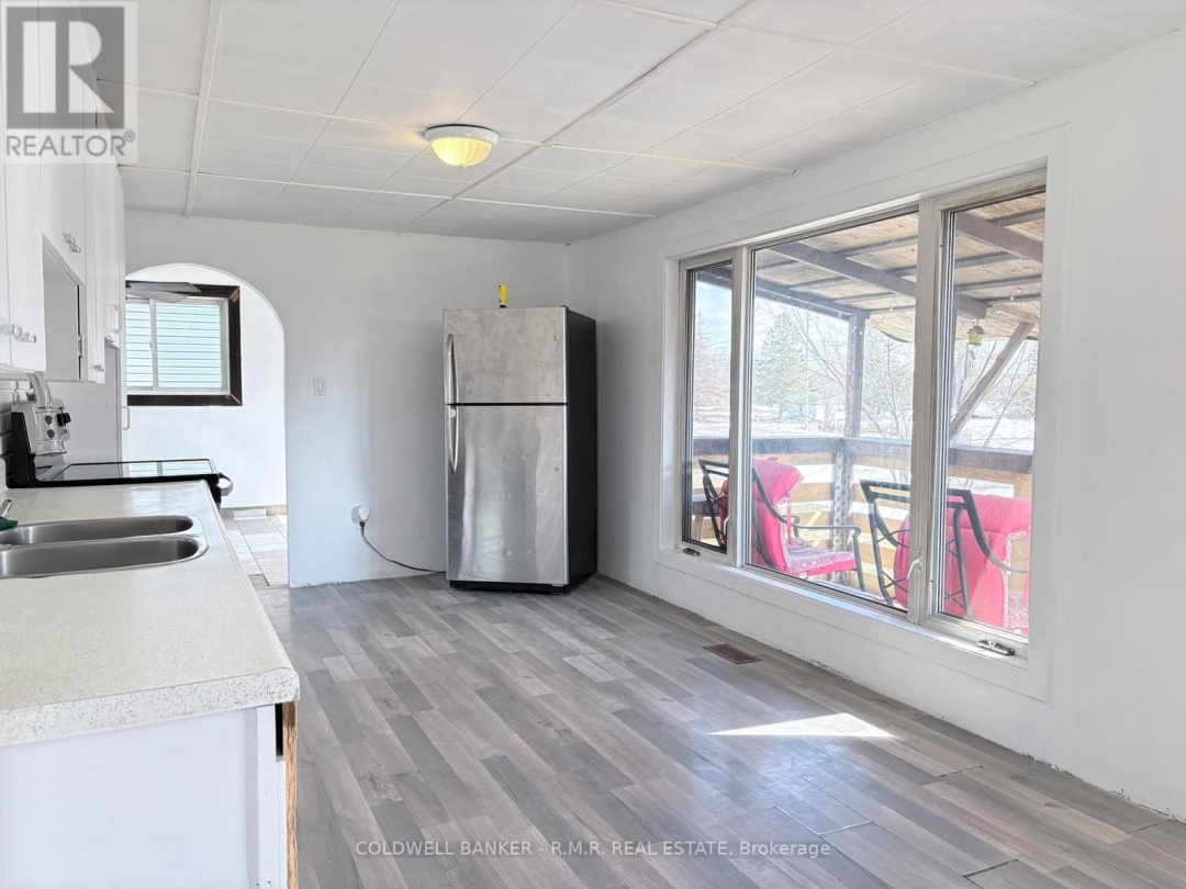 268 MCGUIRE BEACH ROAD, Canal Lake
