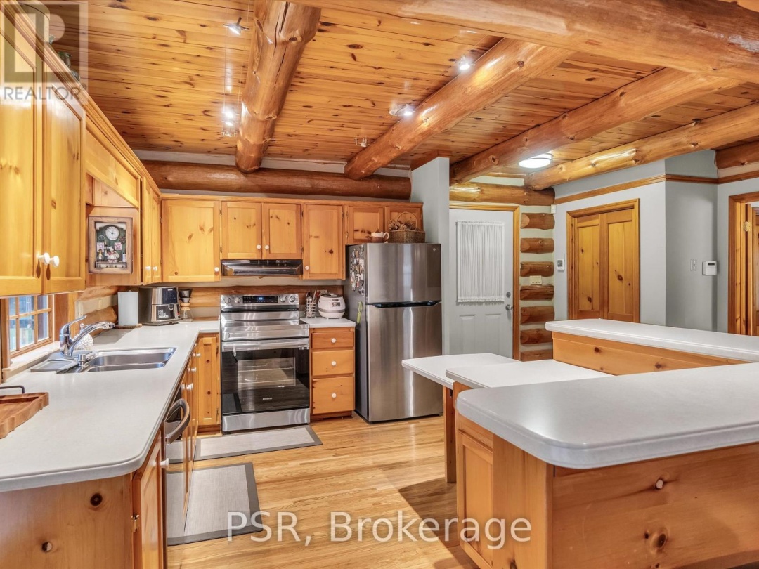 1040 AMELIA CRESCENT, 