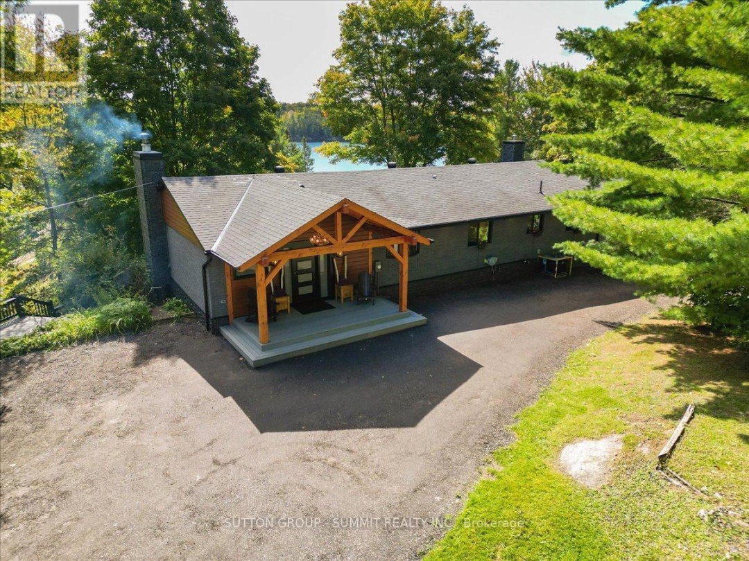 1 WINDY LANE, Portage Lake