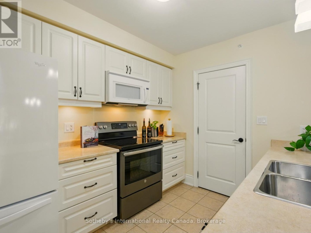 103 - 391B MANITOBA STREET, Bracebridge (Macaulay)