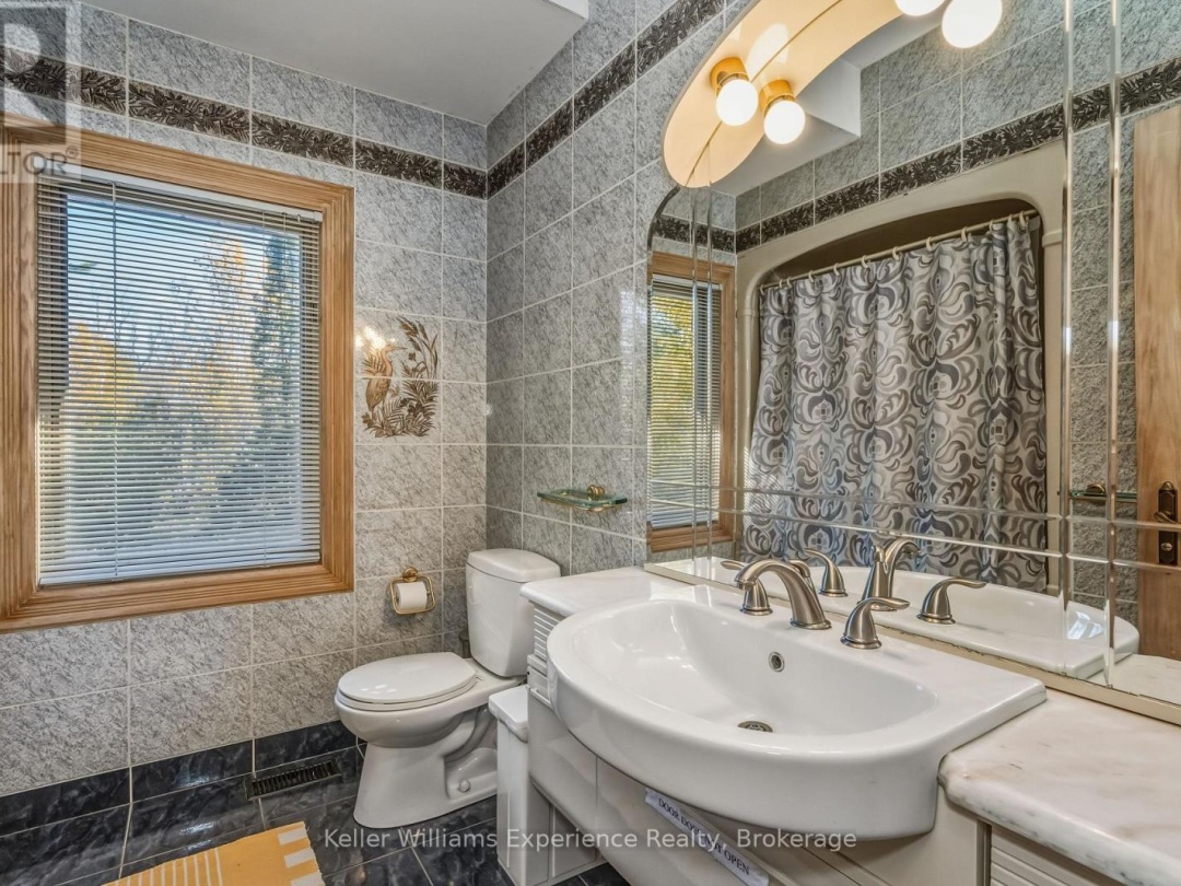 804 KINGS FARM ROAD, Gloucester Pool
