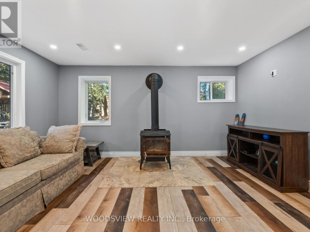 89 LITTLE SILVER WAY, 