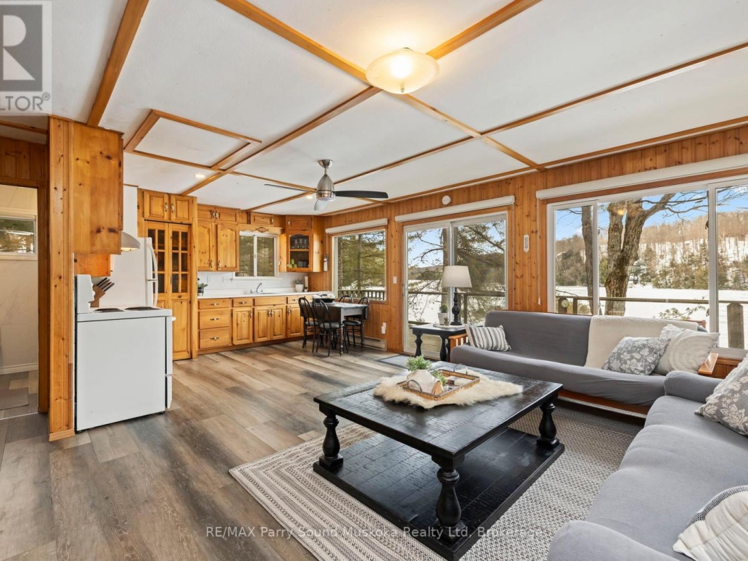 4 POST LANE, Otter Lake