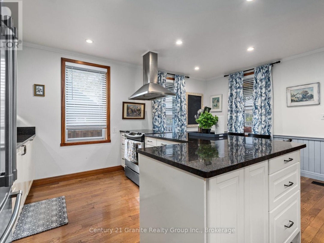 8 BEND STREET, Kawartha Lakes (Kinmount)