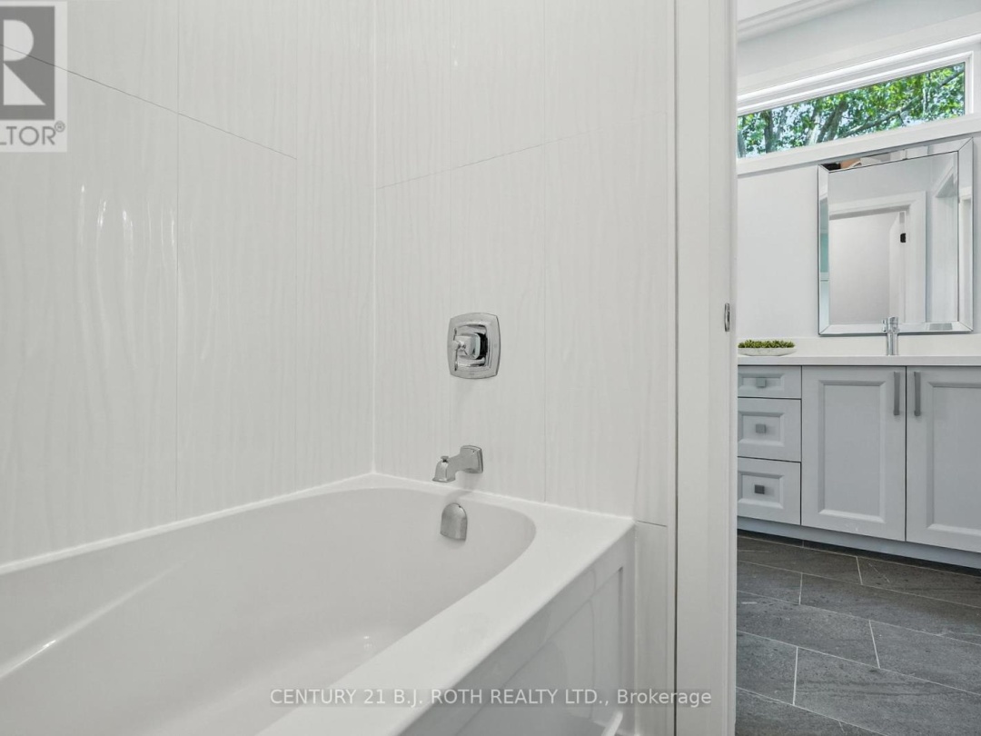 3510 BRENNAN LINE W, 