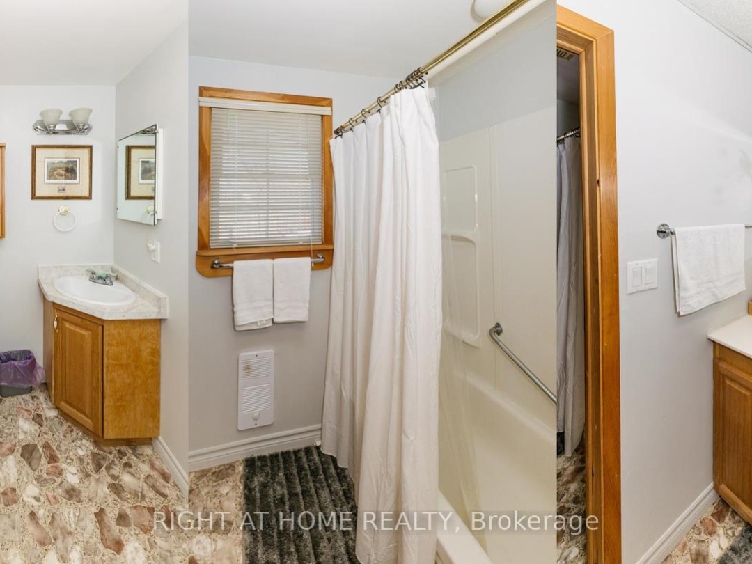 16366 HWY 35, Algonquin Highlands (Stanhope)