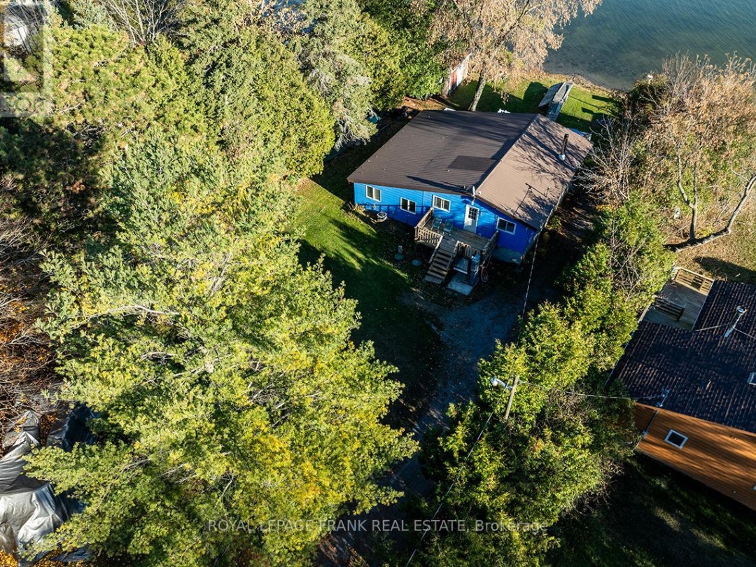 121 Ball Point Road, Scugog Lake