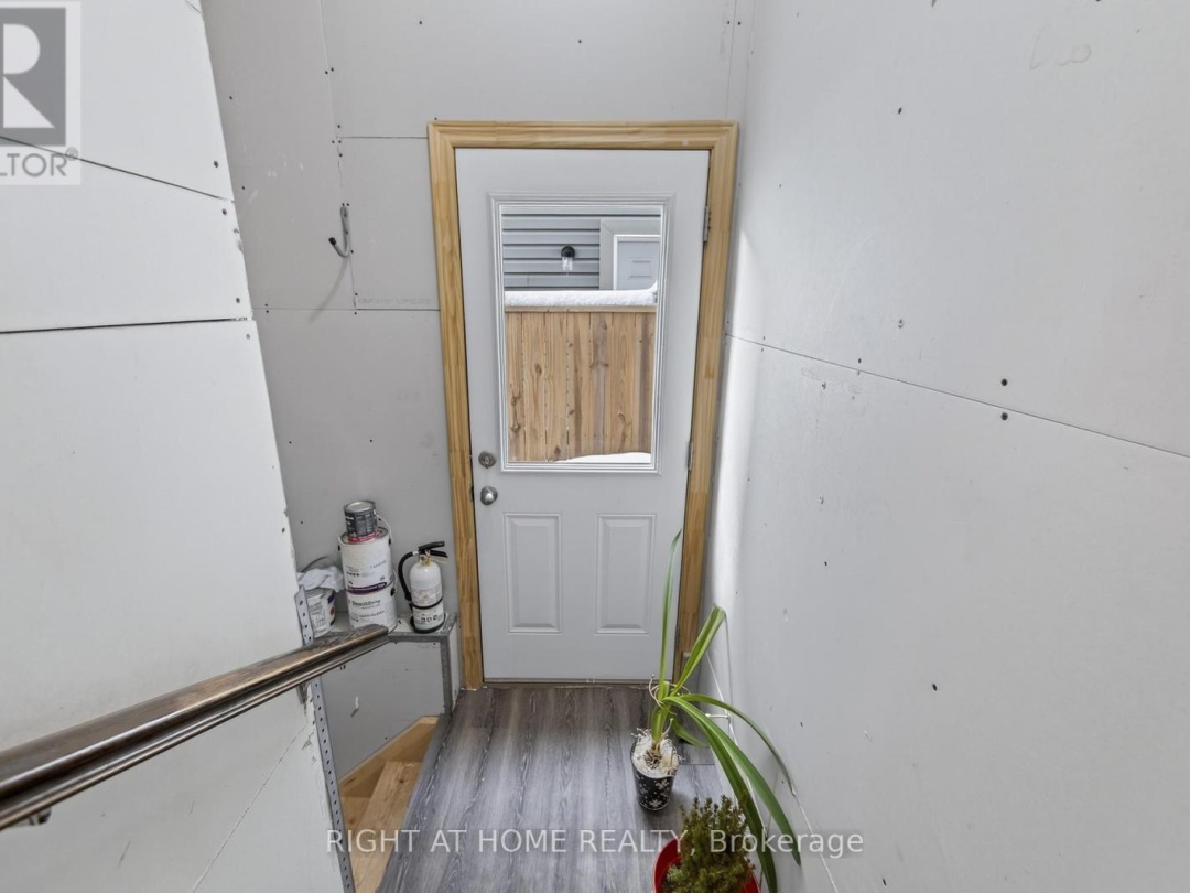 102 FIELDSTREAM CHASE, Bracebridge (Macaulay)