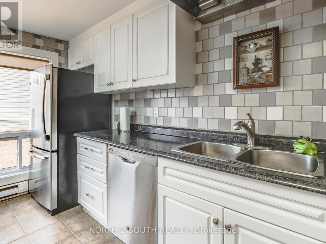 2512 HONEY HARBOUR ROAD, Georgian Bay (Baxter)