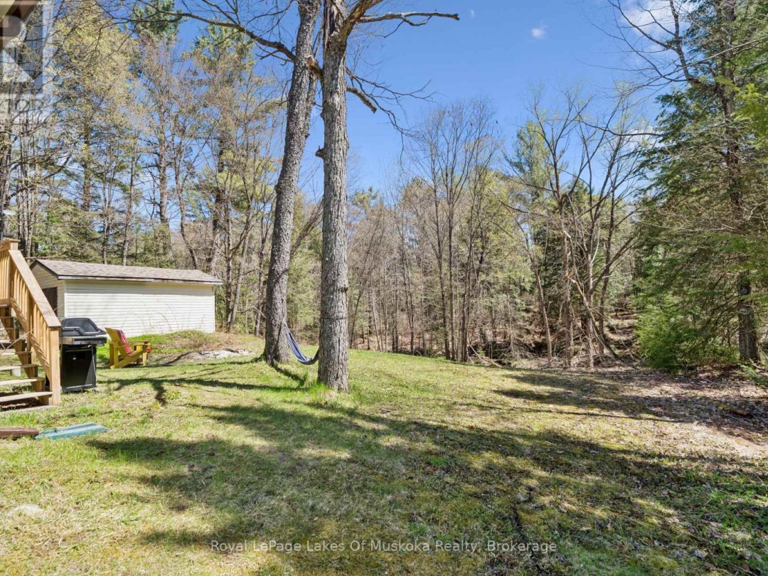 1052 OLD FALKENBURG ROAD, Bracebridge (Macaulay)