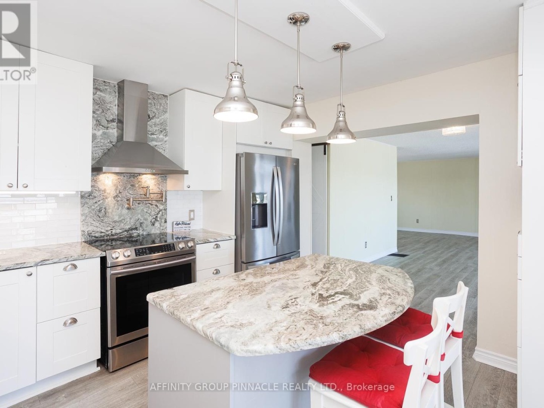 14 ORIOLE ROAD, Cameron Lake