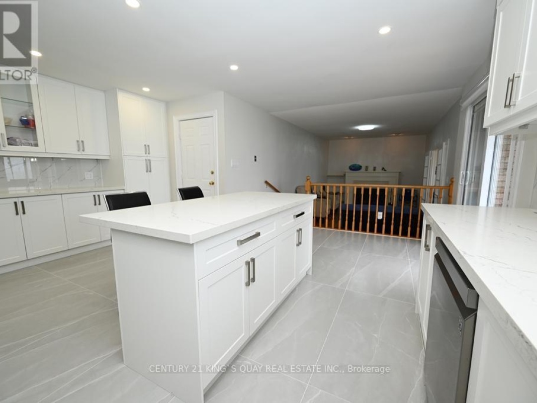 88 BAYSHORE DRIVE, Lake Simcoe