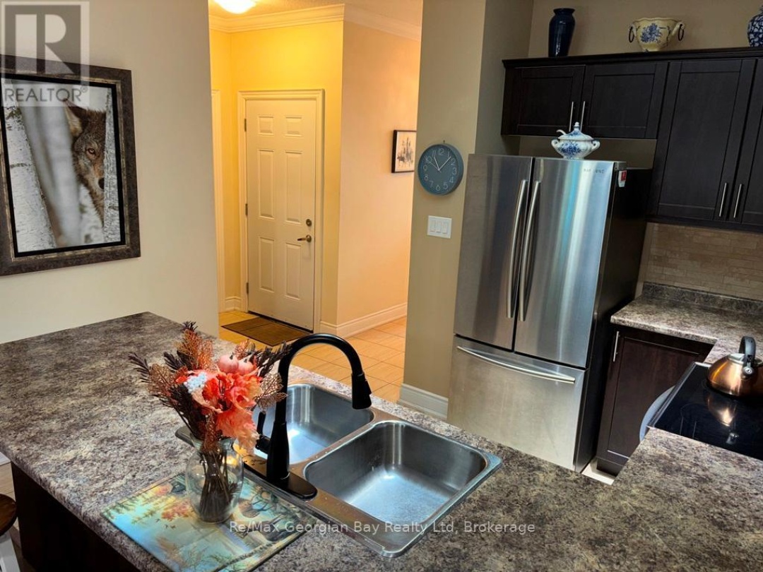 10 MAPLE COURT, 