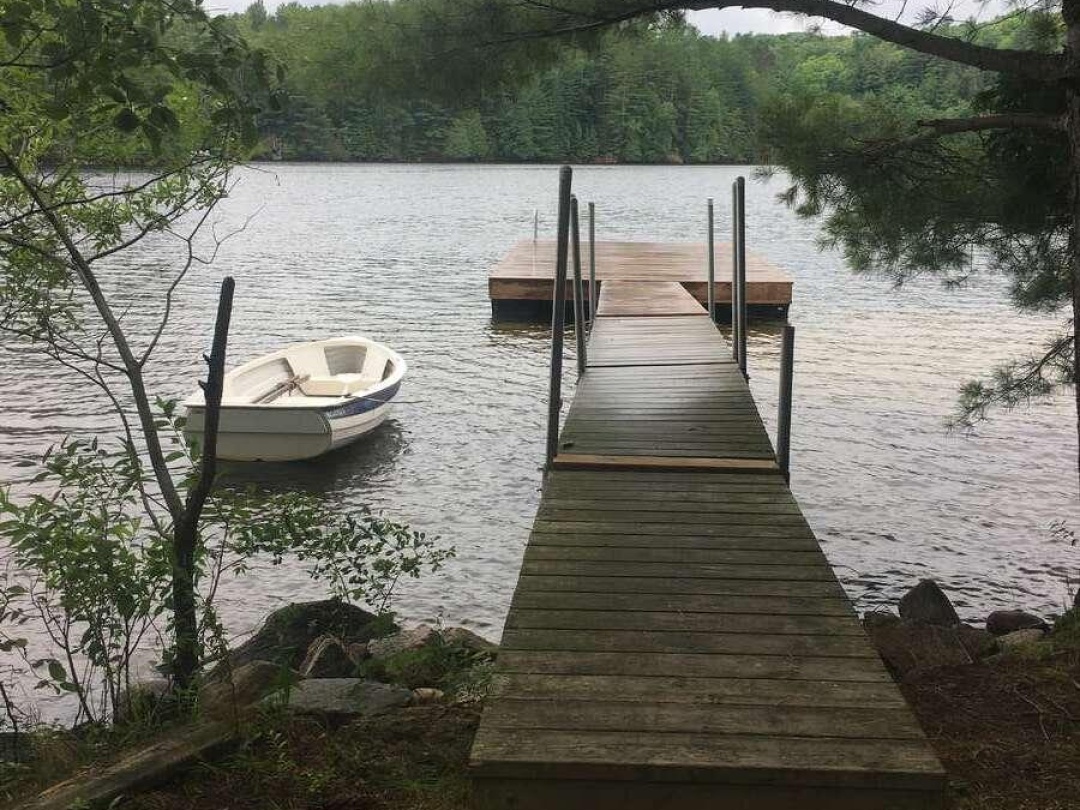 1045 REYNOLDS ROAD, Horseshoe Lake