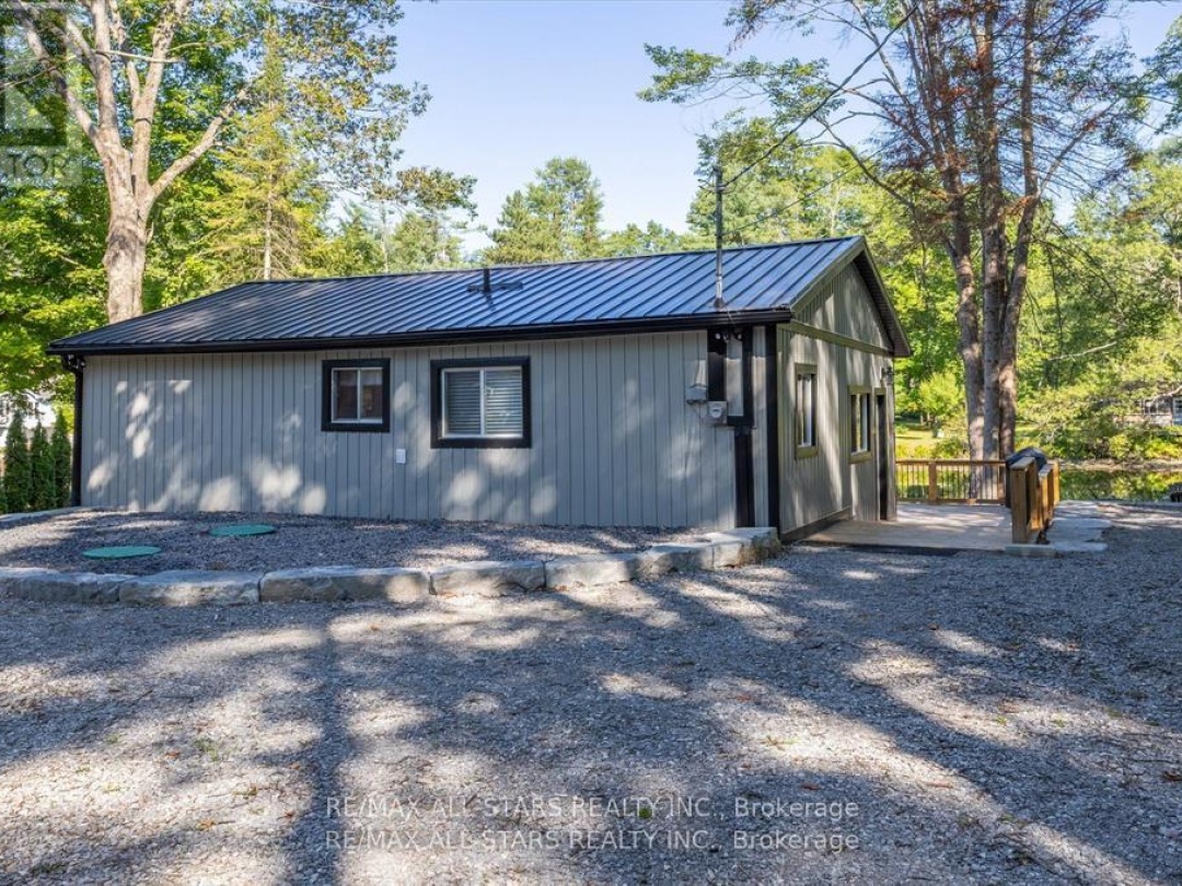 11 LITTLE BAY DRIVE, Gull River
