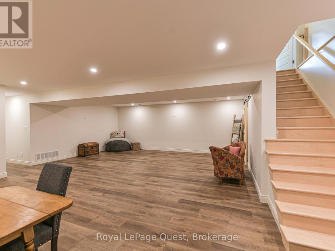 2044 MARCHMONT ROAD, 