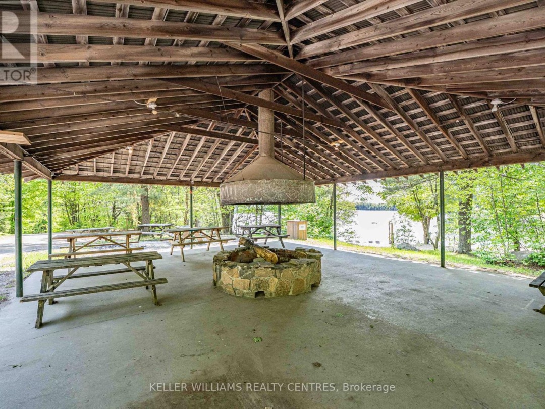 #38 LAKERIDGE - 1047 BONNIE LAKE CAMP ROAD, Bracebridge (Macaulay)