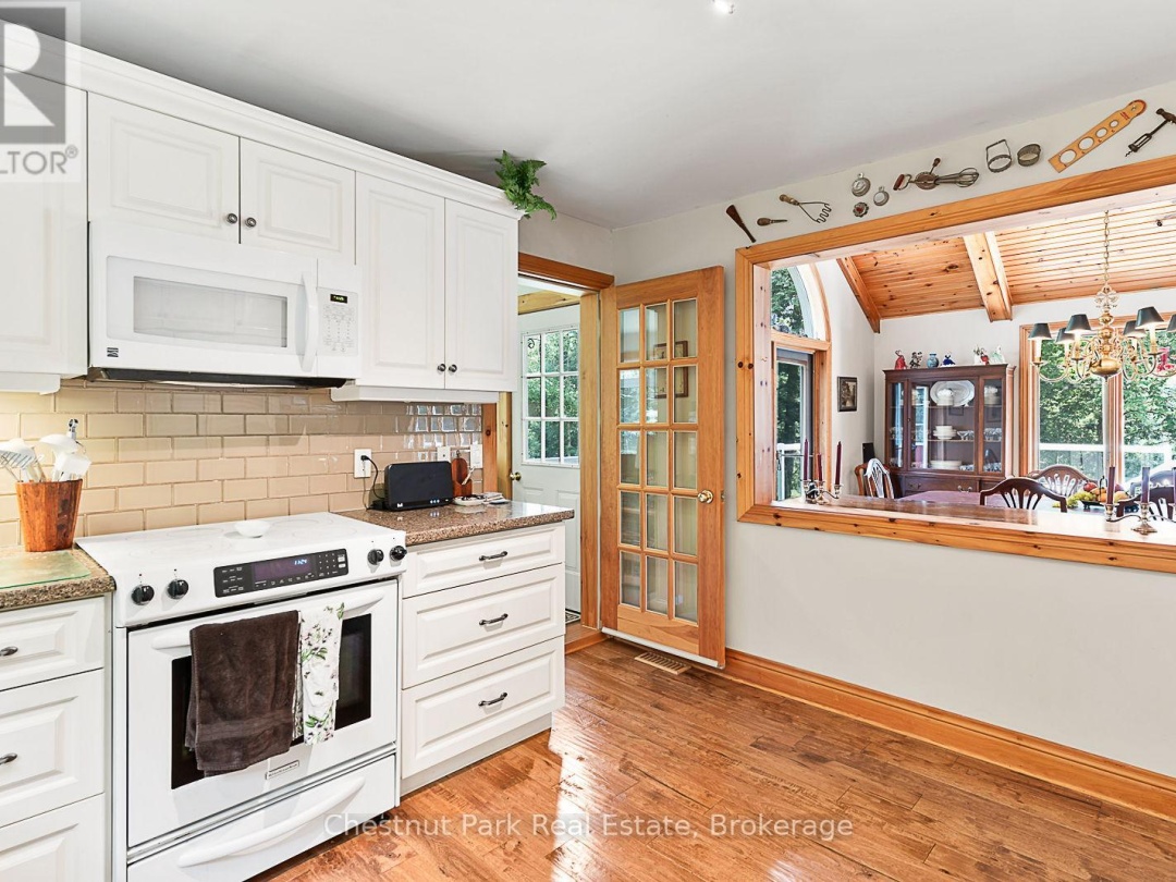 1669 NEWTON STREET, Redstone Lake