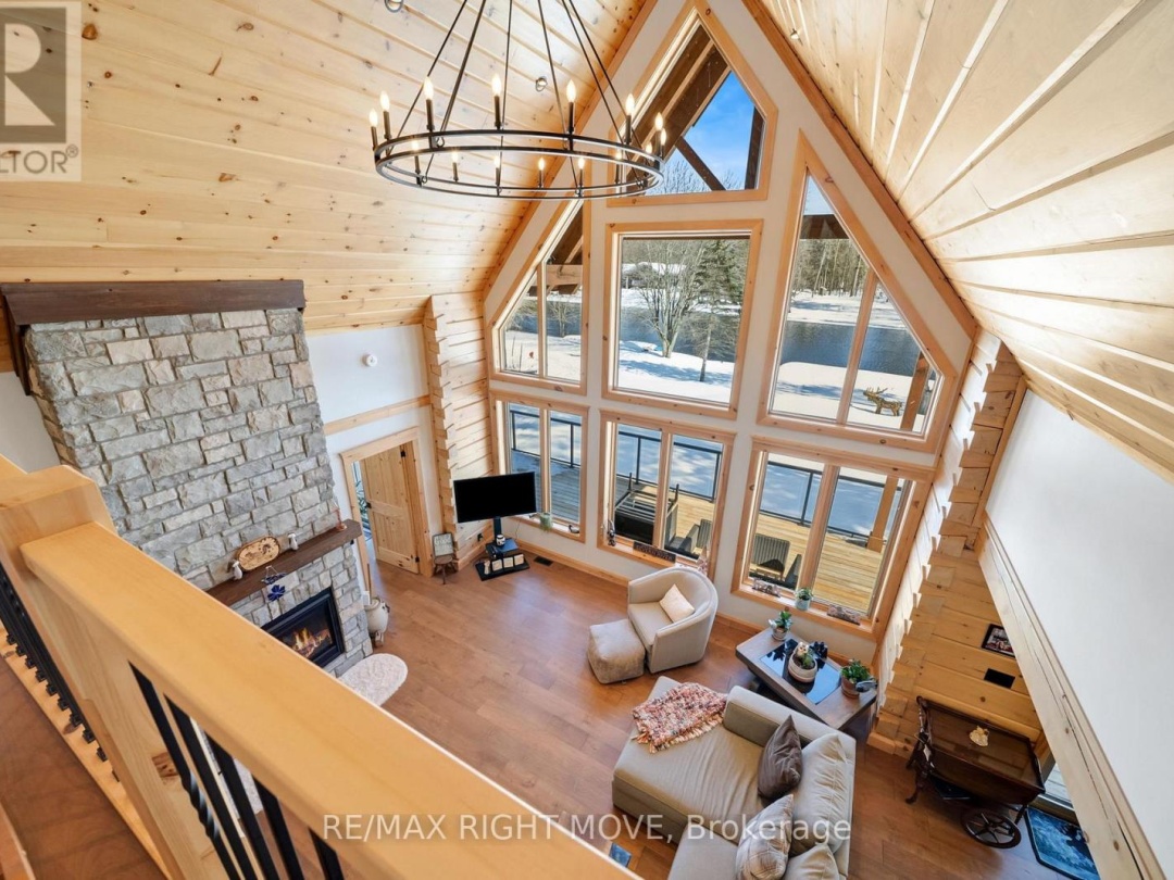 1935 MCLEOD DRIVE, Severn River