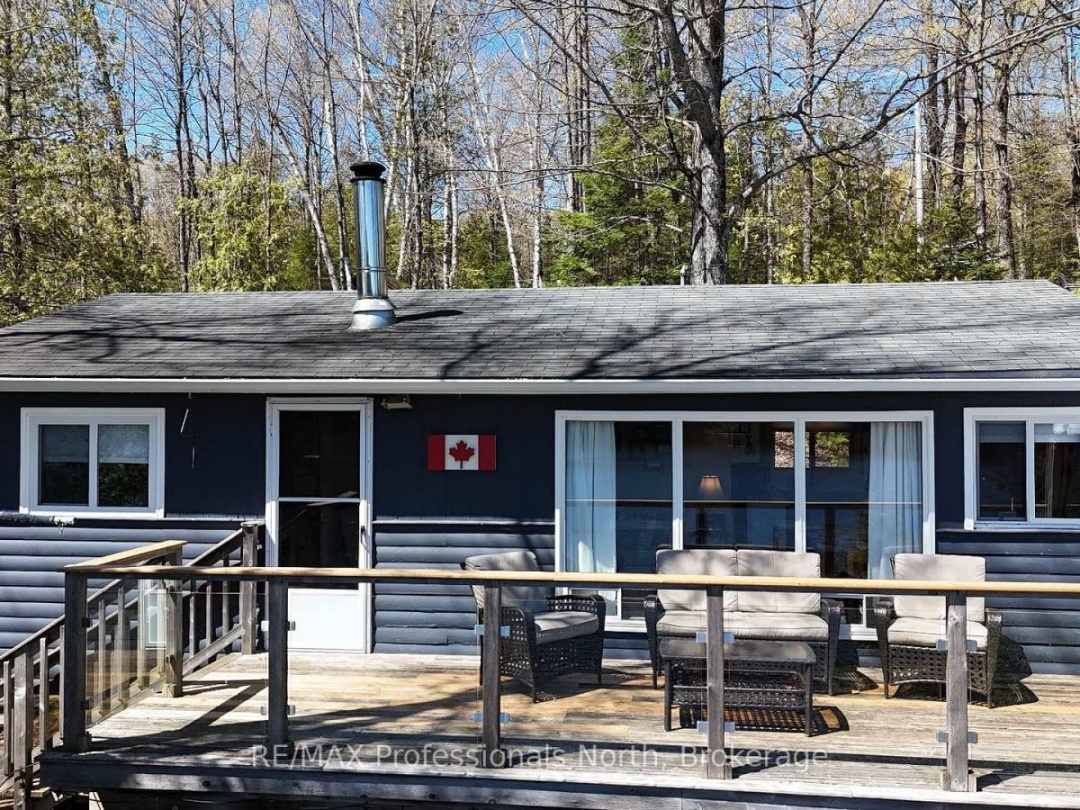 1080 HEART'S CONTENT DRIVE, Salerno Lake