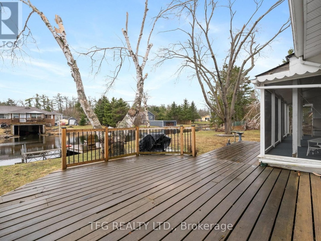 12 NORTH BAYOU ROAD, Sturgeon Lake