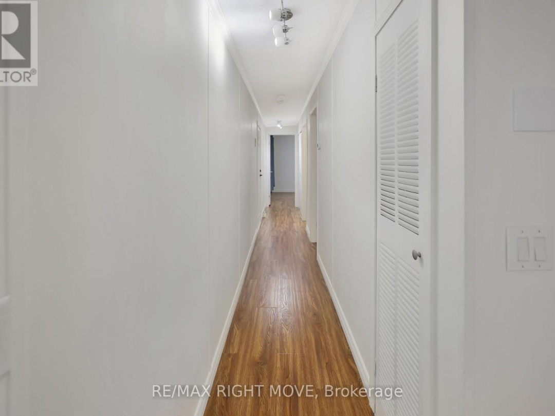4041 ASH CRESCENT, Severn