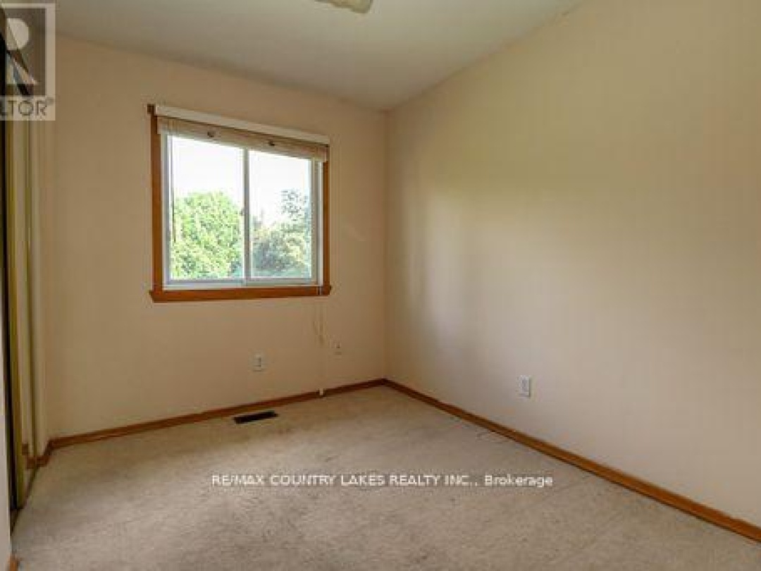 586 ROHALLION ROAD, Canal Lake