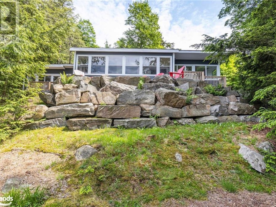 1058 Sands Rd, Bruce Lake