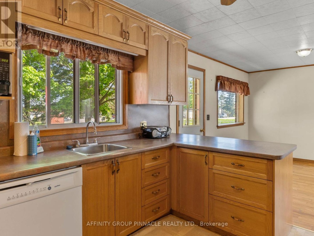 572 COUNTY RD 8 ROAD, Kawartha Lakes (Verulam)