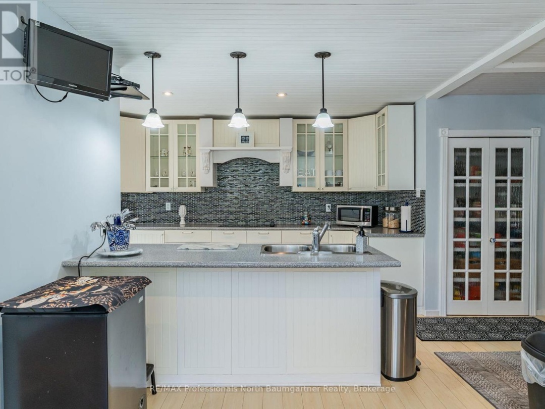 1065 CLOVERLEAF ROAD, Kennisis River