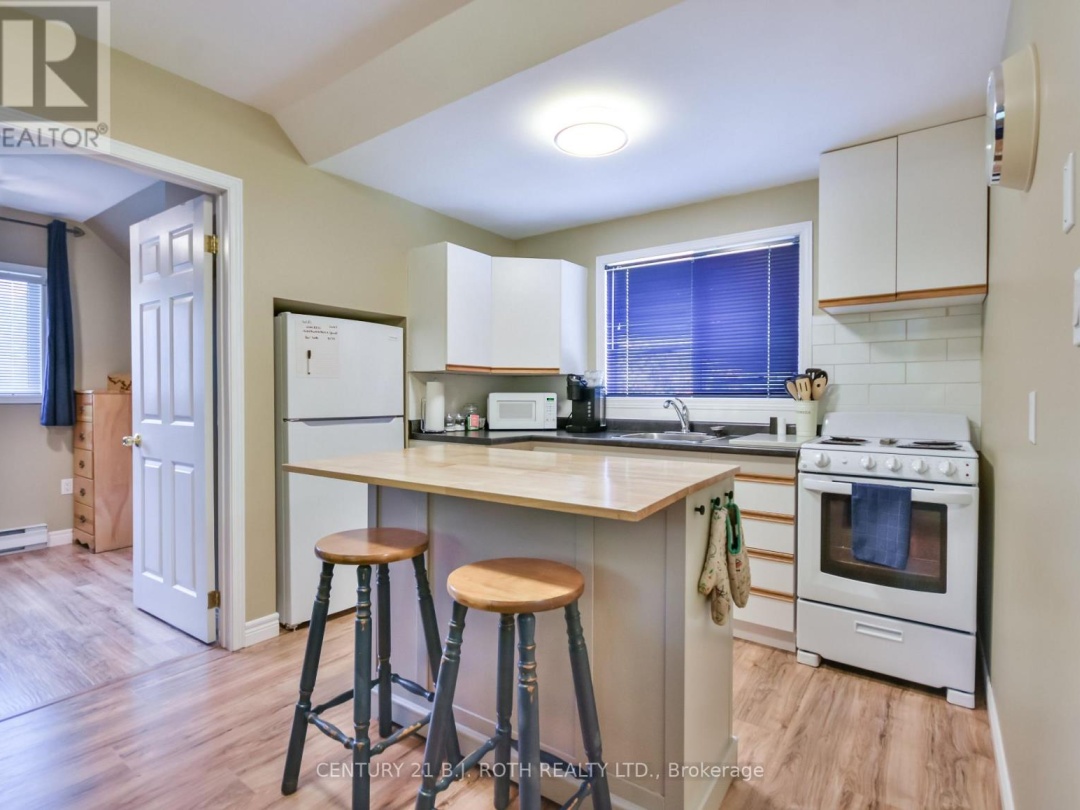 3371 LAKE ST. GEORGE BOULEVARD, Lake St George