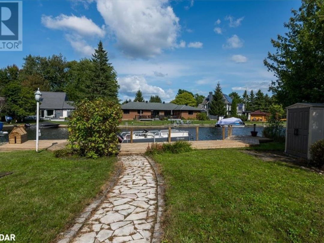 57 Lake Avenue, Lake Simcoe