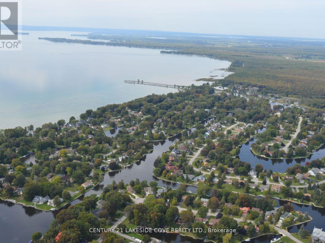 51 Ridge Avenue, Lake Simcoe