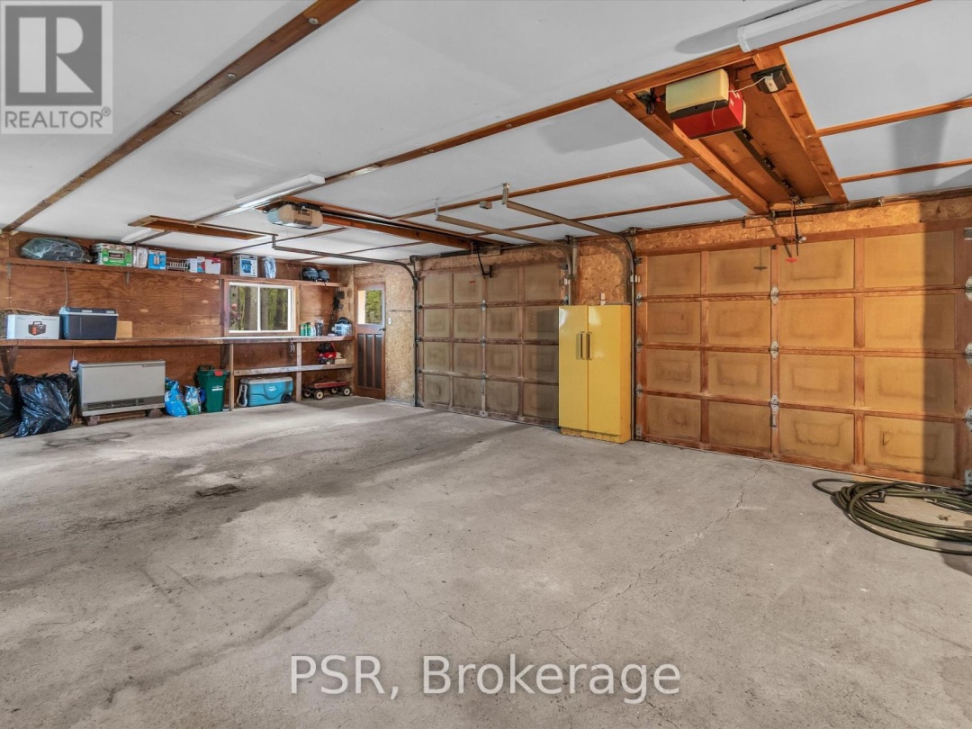 1040 AMELIA CRESCENT, 
