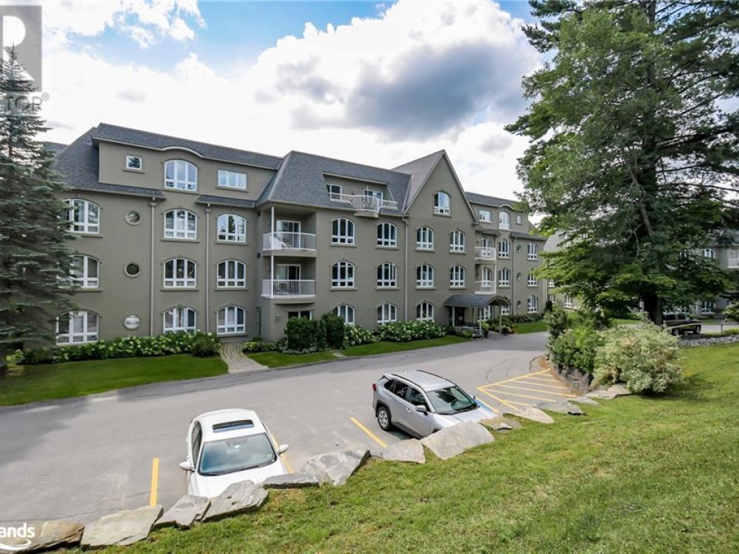 31 Dairy Lane Unit# 401, Muskoka River