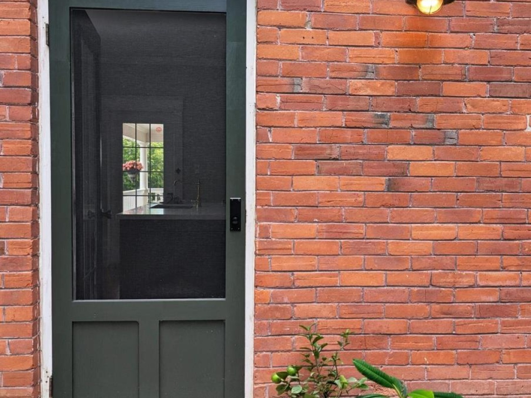 260 COLBORNE STREET W, 