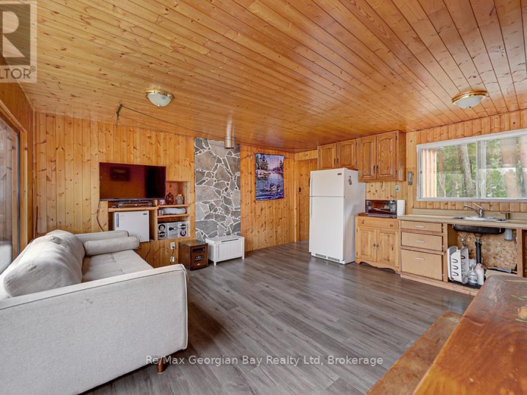 15SR405 SEVERN RIVER SHORE, Severn River
