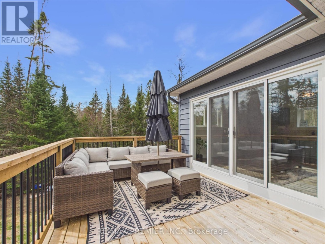 1131 SPRINGDALE PARK ROAD, North Branch Muskoka River
