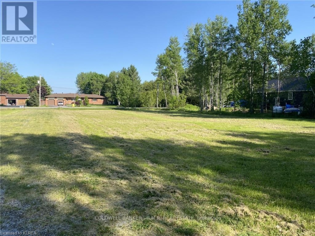 LOT 10 PINEWOOD BOULEVARD, Canal Lake